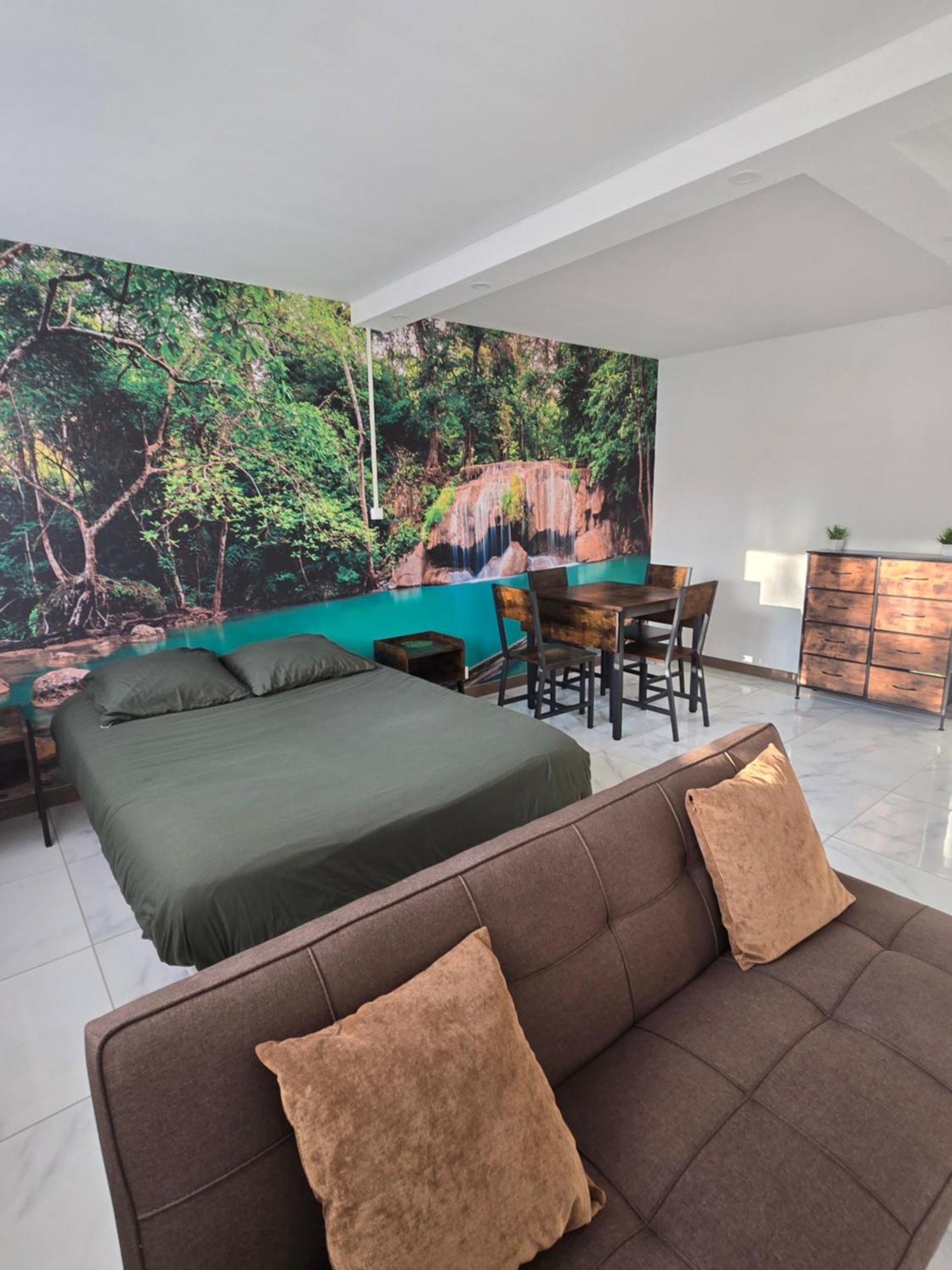 Exotic Balcon Wifi Netlfix Parking Apartment *
